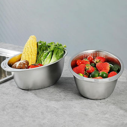 وعاء مع مصفاة طعام من الستانلس ستيل